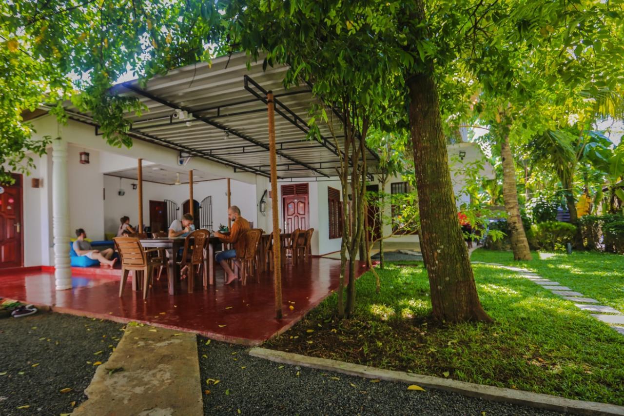 Gihan Guesthouse Мириса Екстериор снимка